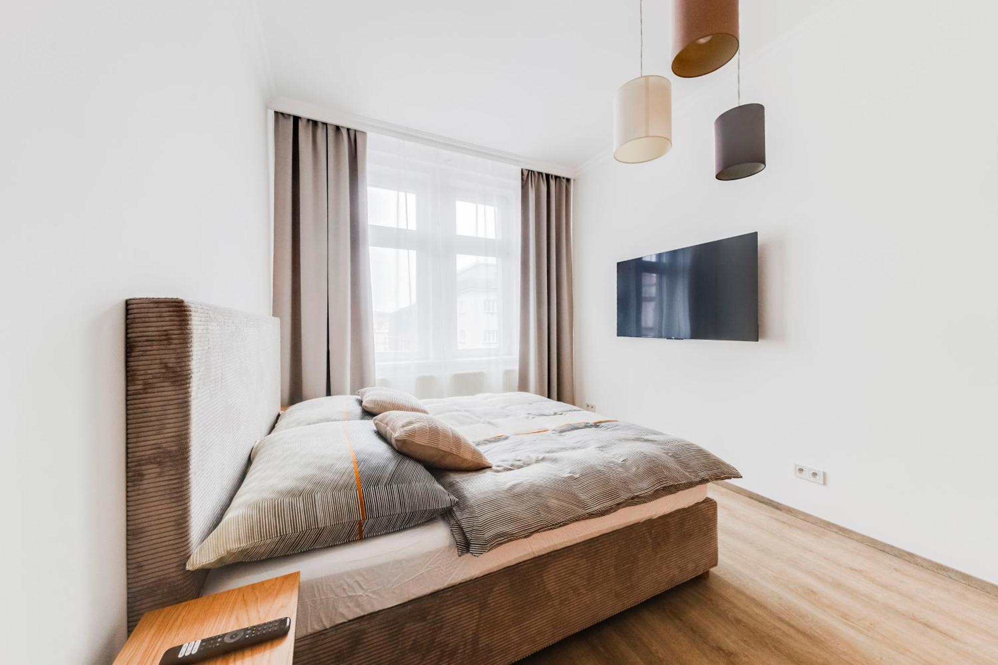 One Bedroom At Sokolovska Apartment