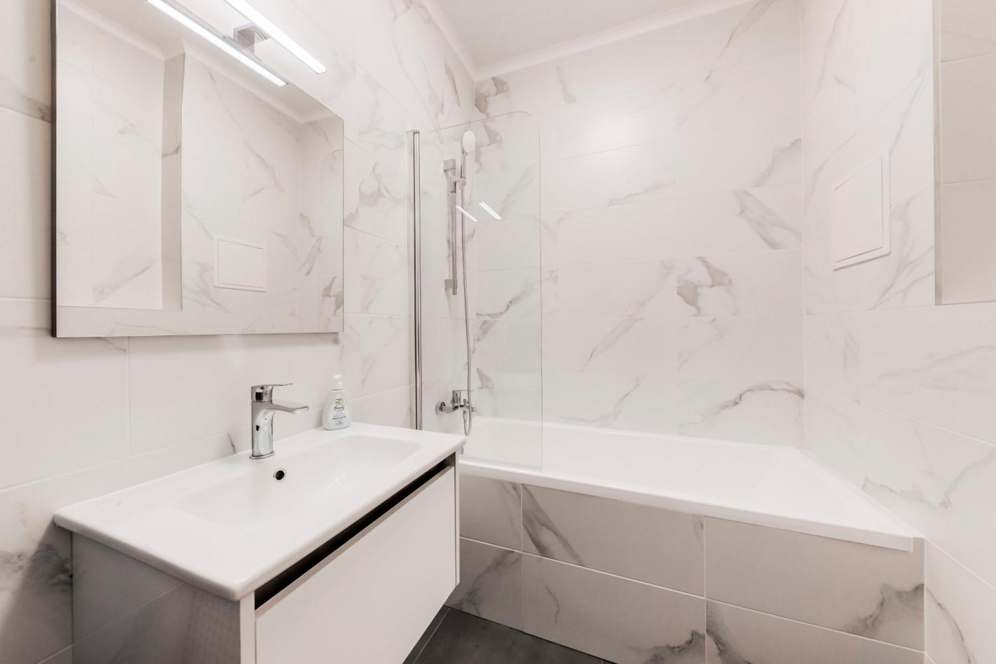One Bedroom At Sokolovska Apartment